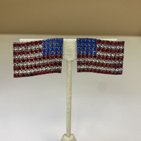 Bauer Rhinestone Red White & Blue American Flag Clip Earrings Signed Vintage - Picture 4 of 8